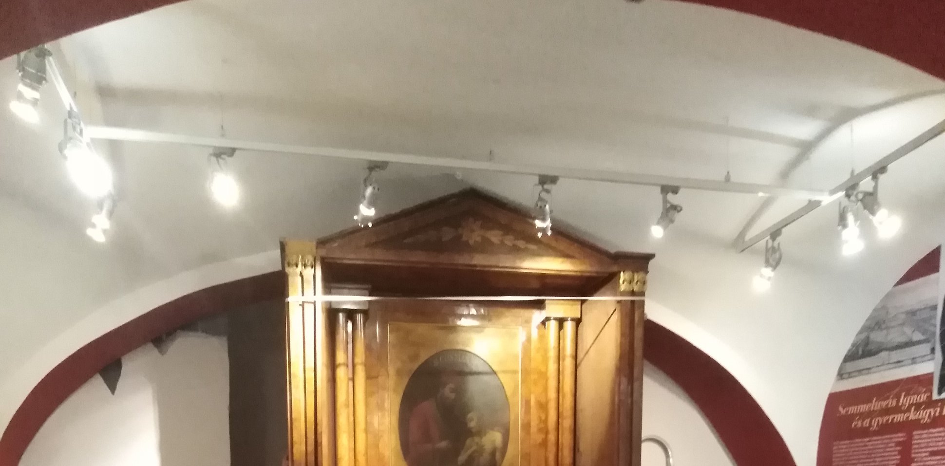 antik_butor_kiallitva Kiállított antik bútor